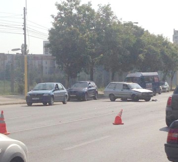 Tânăr de 17 ani, lovit de o maşină pe Şoseaua Mangaliei